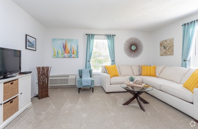 2BR, 1.5BA - 950SF - Living Area