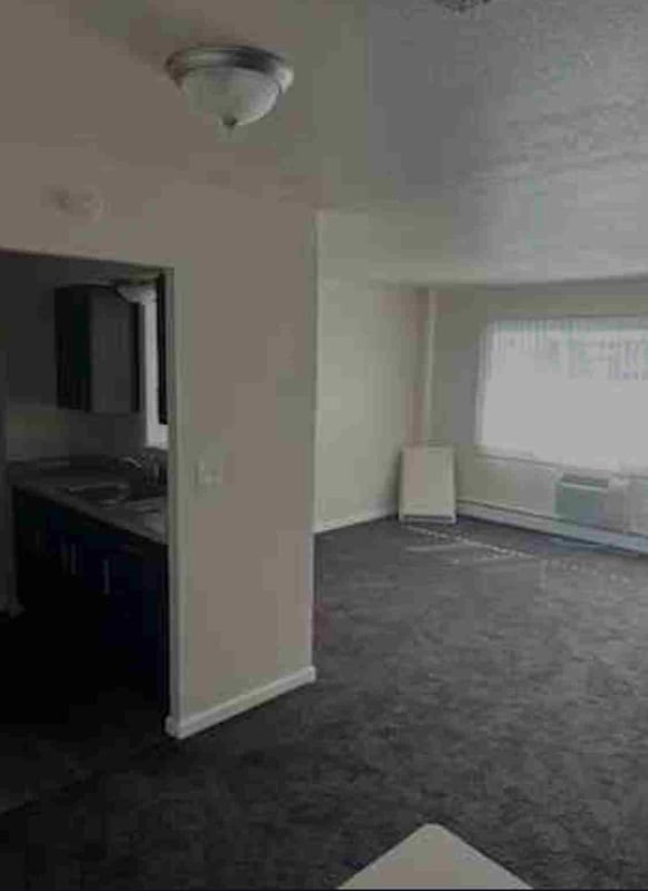 2224 W Wisconsin Ave