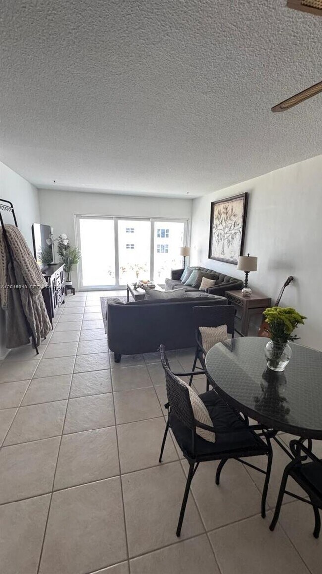 Photo - 1750 S Ocean Blvd Unidad 304E