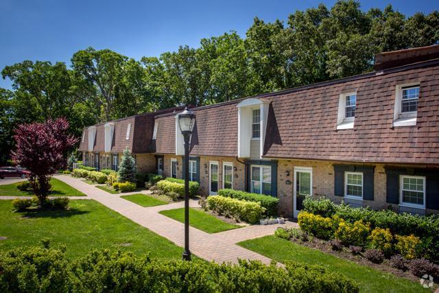 Building Photo - Fairfield Hillside At Coram Rental