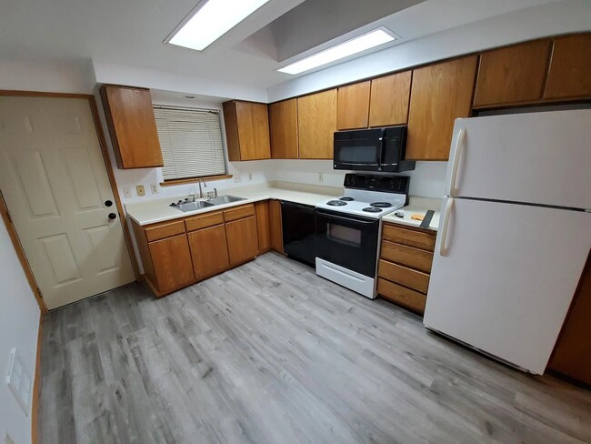 Photo - 606 Deeded Ln SW Unidad #2