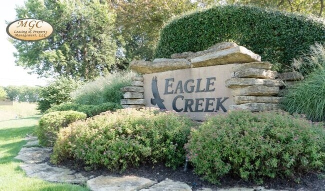 Building Photo - 3 Bedroom Luxury Townhome for rent in Lee's Summit