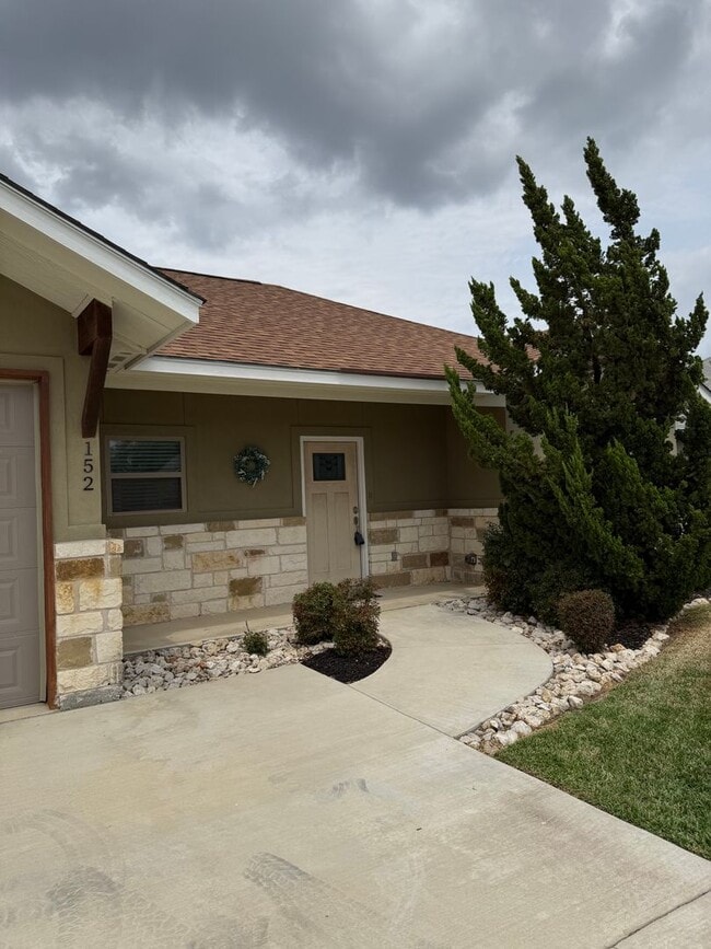 Photo - 3 bed 2 bath with Garage and fenced in back yard