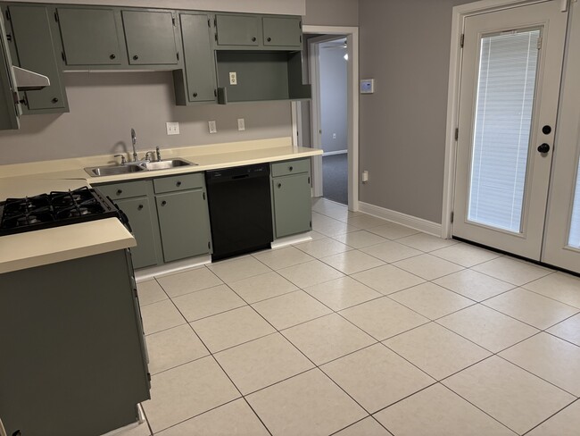 Building Photo - 2612 Timbalier Dr Rental