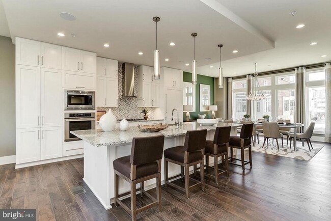 Photo - 5318 Merriam St