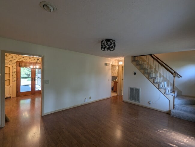 Photo - 316 Southwinds Dr