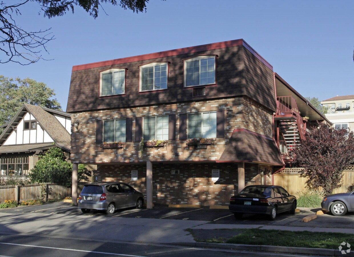 Photo - Emerson Plaza