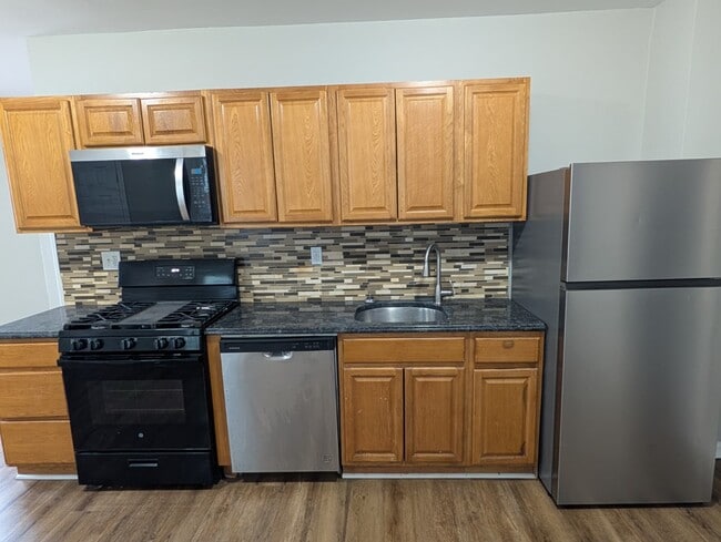 Photo - 253 W Ivy St
