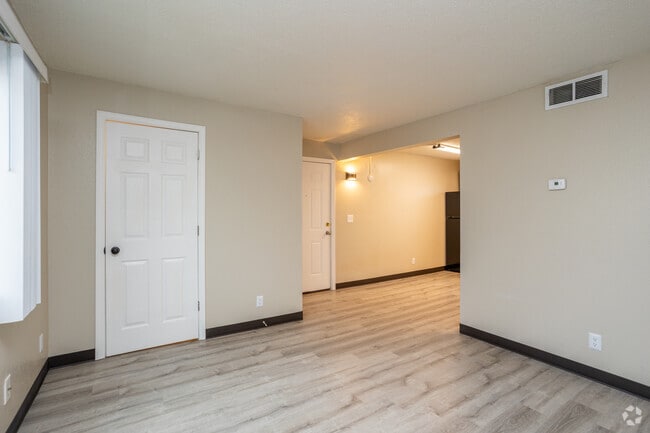 2BR, 1BA - 750SF - Living Room