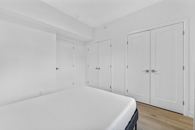 Photo - 887 Somerset St W Unité 103