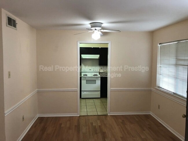 Photo - 1520 Yale St Unit 17