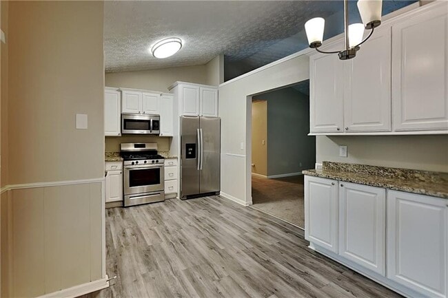 Photo - 163 Springbrooke Trl