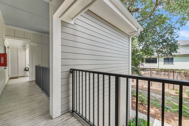 266 Alexandra Dr Unit 11