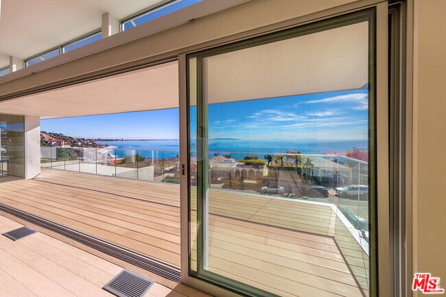 Building Photo - 18223 Coastline Dr Rental