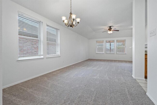 Photo - 202 Starlight Dr