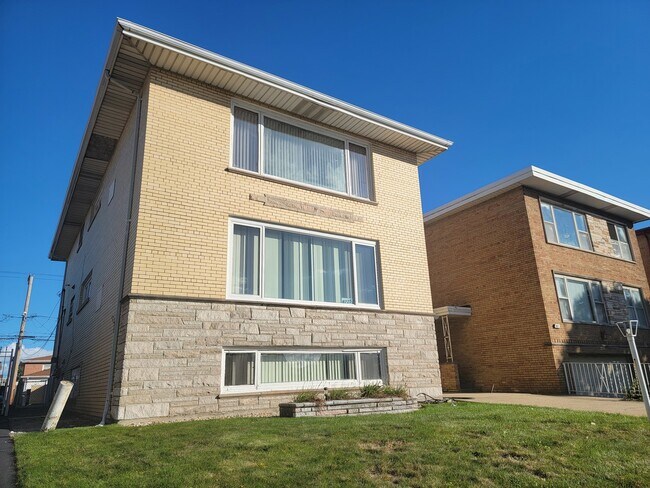 Building Photo - 9225 S Cregier Ave Unit 2