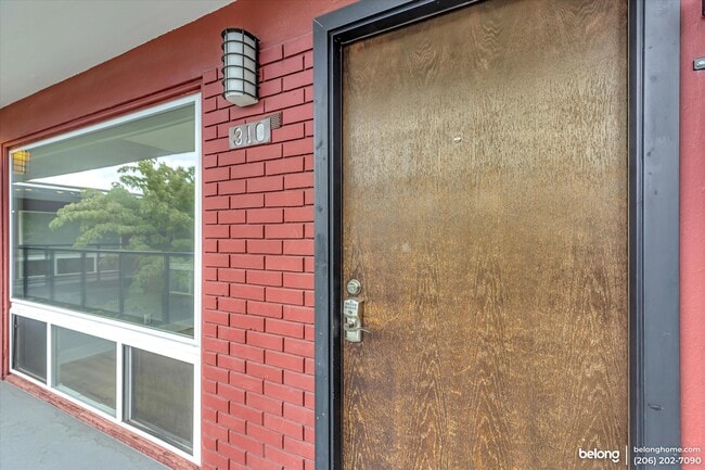 Photo - 752 Bellevue Ave E Unit 310