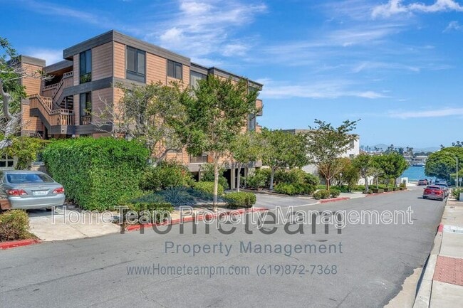 Building Photo - 2940 Lawrence St