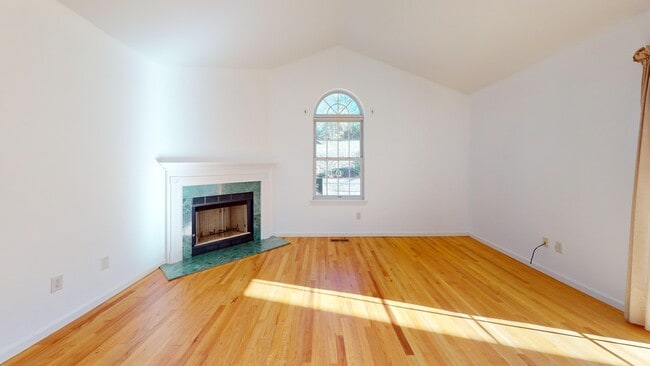 Photo - 128 N Taylor Ave