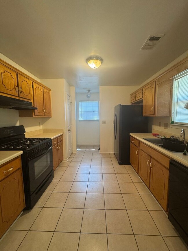 Photo - 95 Hampton Oaks Dr