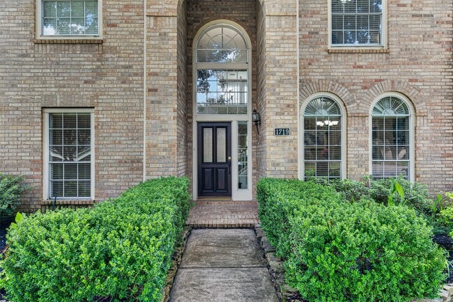 Photo - 1719 Cantigny Ln