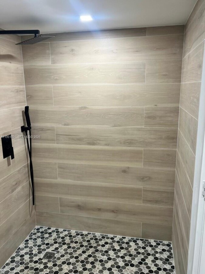 Photo - 252 E 36th St Unit A