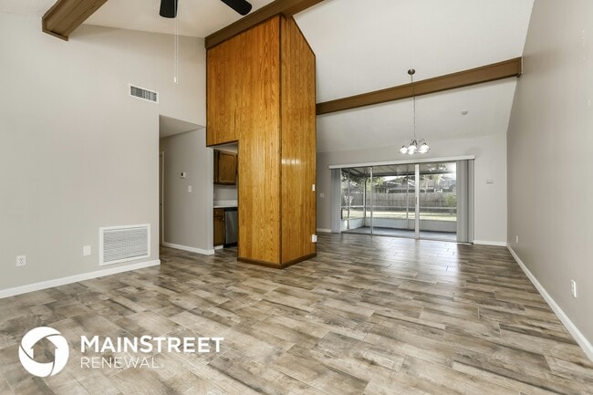 Photo - 689 Fairchild Ave
