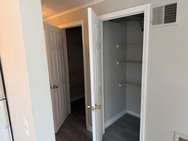 739 Harriet St