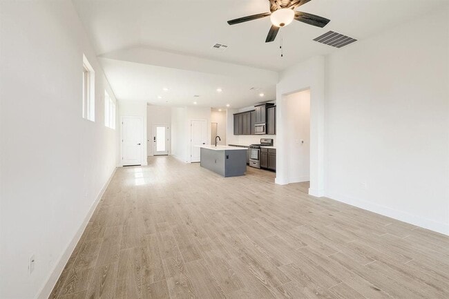 Photo - 6111 Dumfries Ln