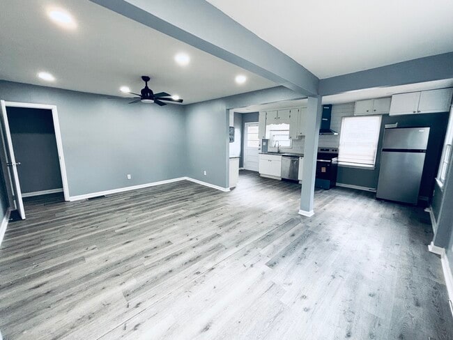 Photo - 800 West Ave