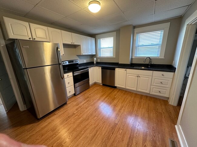 Building Photo - 11 Crescent Ave Unit 11 Crescent 1st