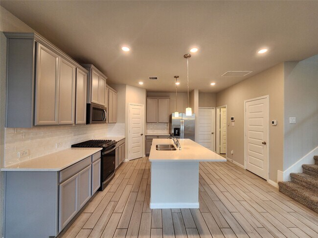 Photo - 1513 Lakeline Oak Dr