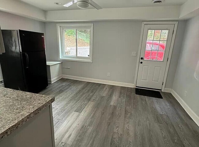 Photo - 1110 Veltre Cir SW