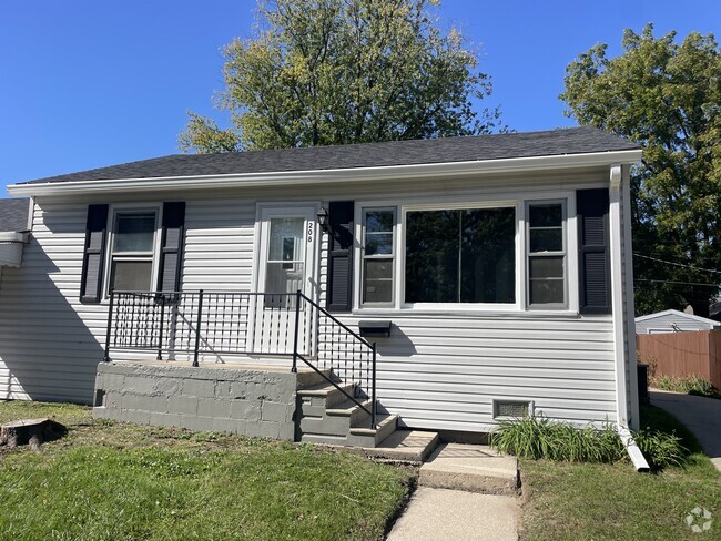 Building Photo - East St Duplex Rental