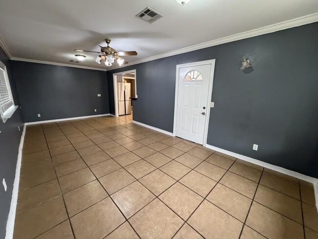 Photo - 7532 Patricia St
