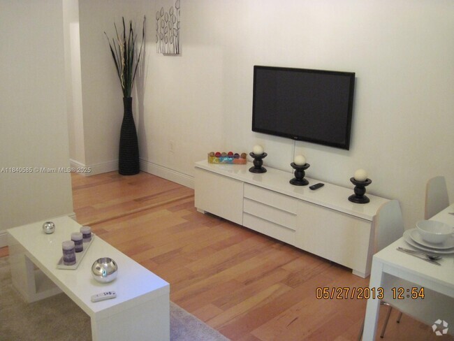 Building Photo - 835 Meridian Ave Unit 9 Rental