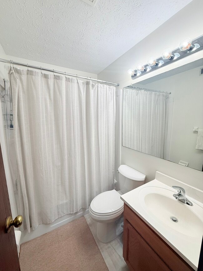 Photo - 161 W Hubbard Ave