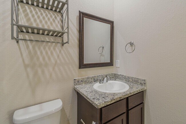 Photo - 15786 Cottonwood Dr