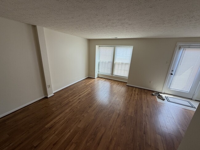 Photo - 542 Hollyberry Way