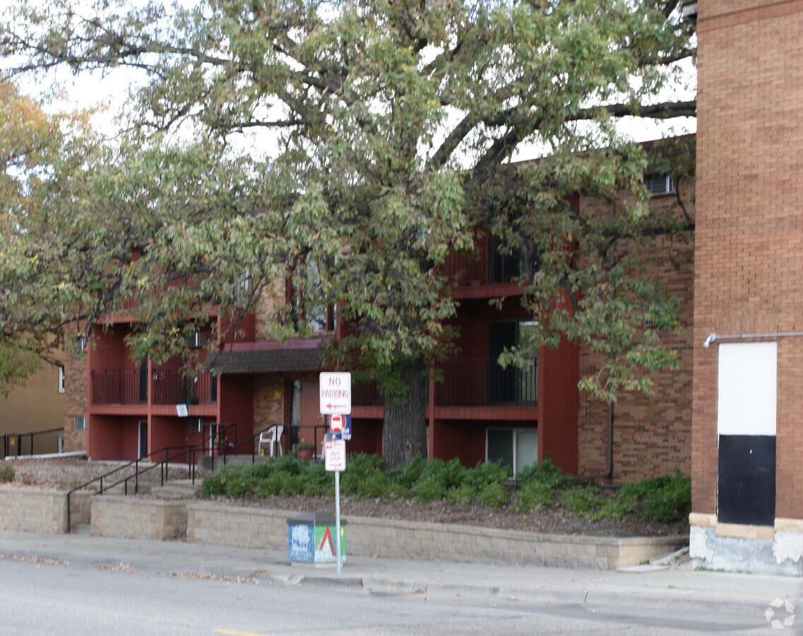 Photo - Dillon Apartments