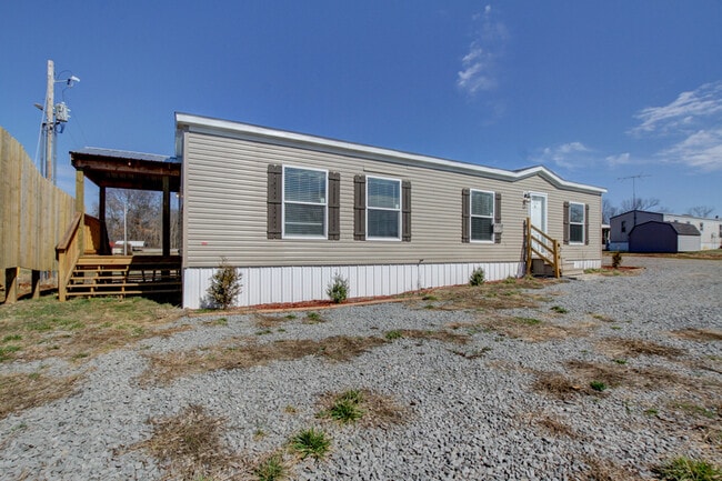 Photo - 5233 Clarksville Rd