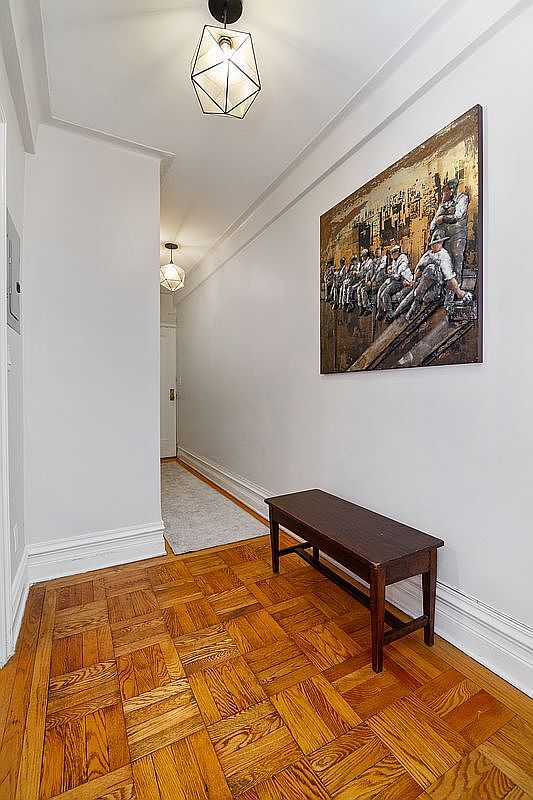 35 W 92nd St