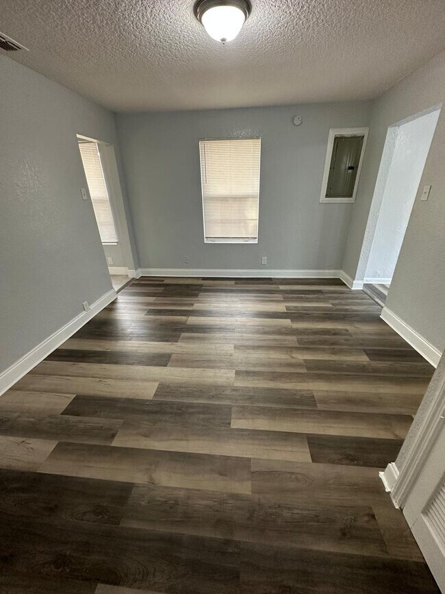 Photo - Fully Renovated 3/2 Single Family House Av...