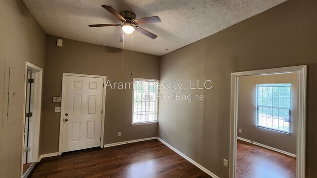 Photo - 129 McDonough Blvd SE
