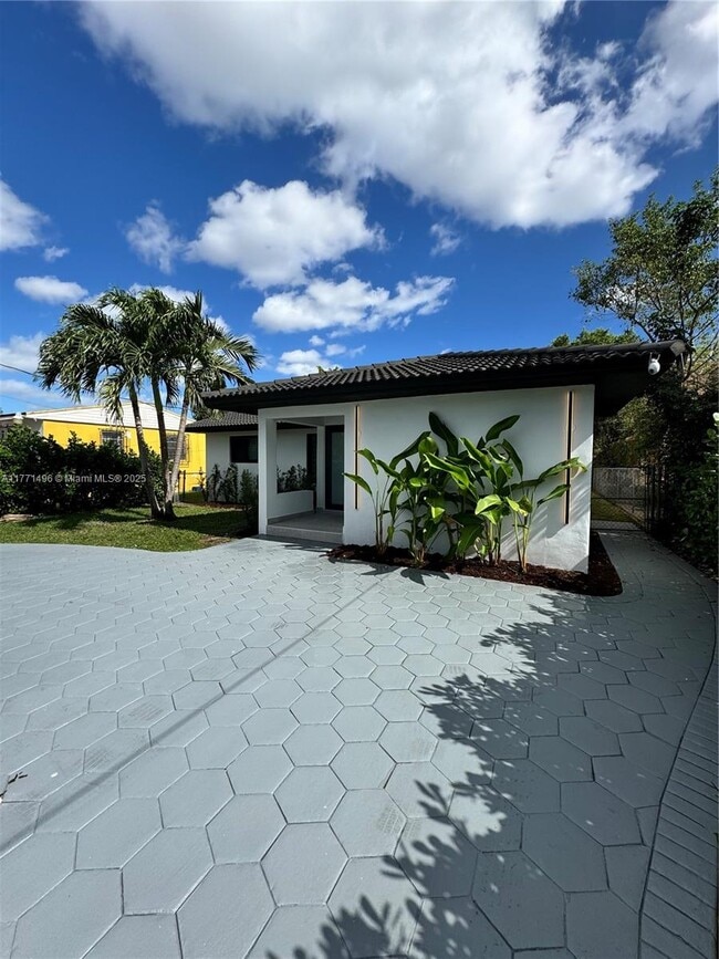 Photo - 3335 SW 65th Ave