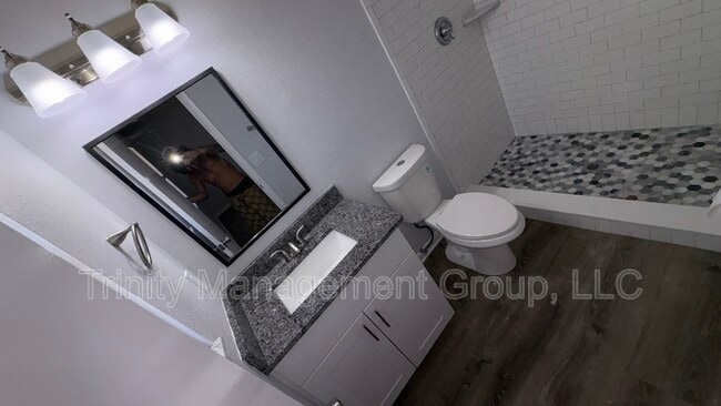 Photo - 4 Spring Ln Way