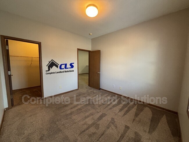 Photo - 1400 North Ave