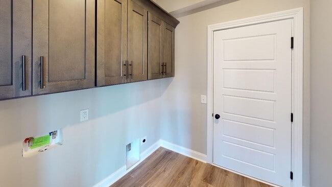 Photo - MODERN FARMHOUSE