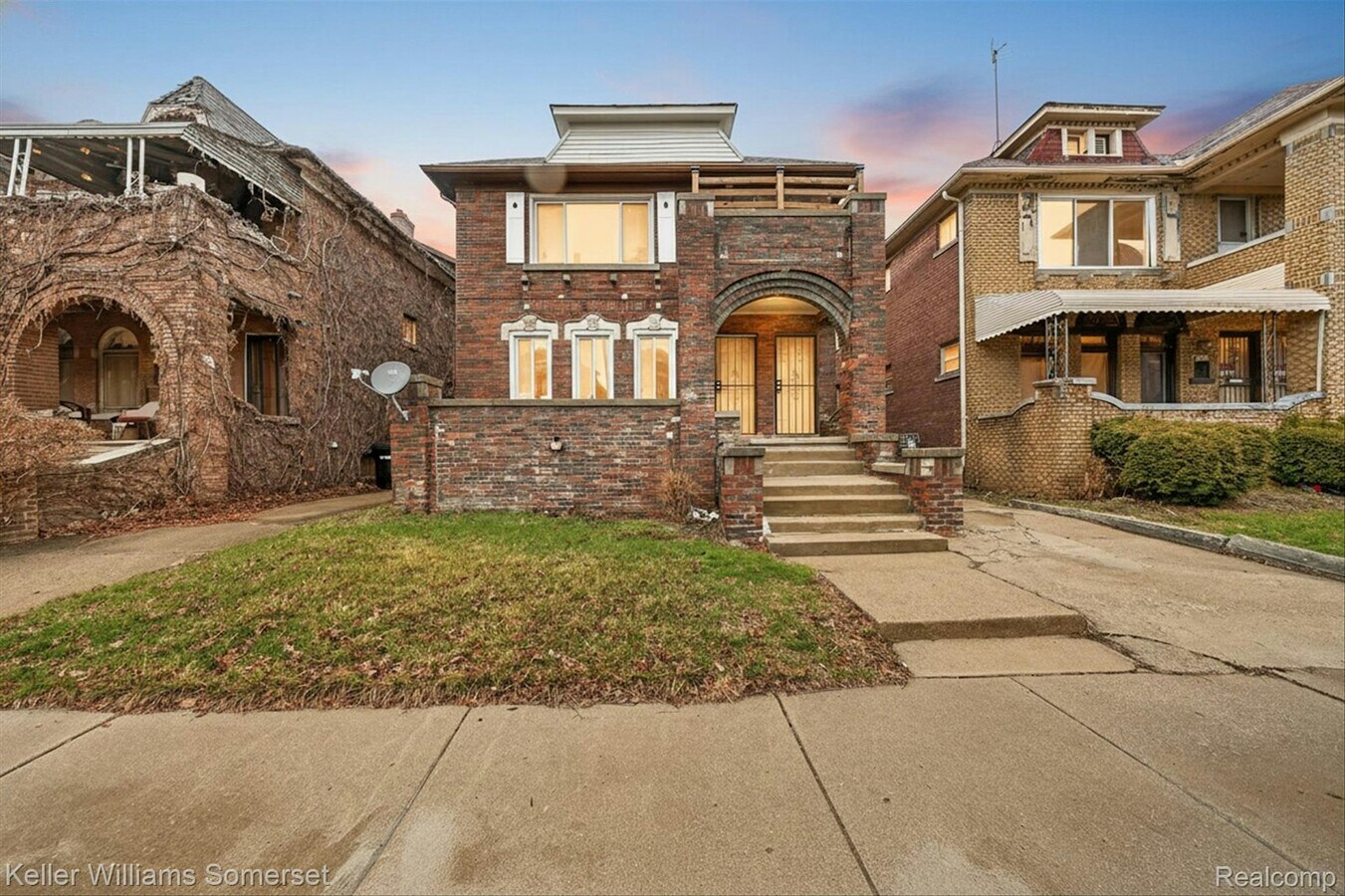 Photo - 3740 Tyler St