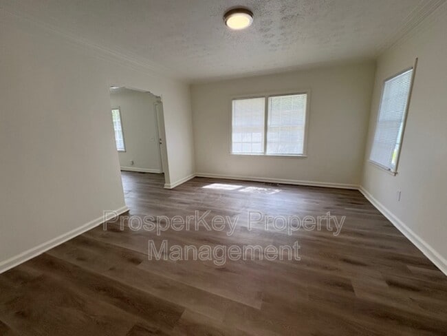 Photo - 2135 Avalon Rd